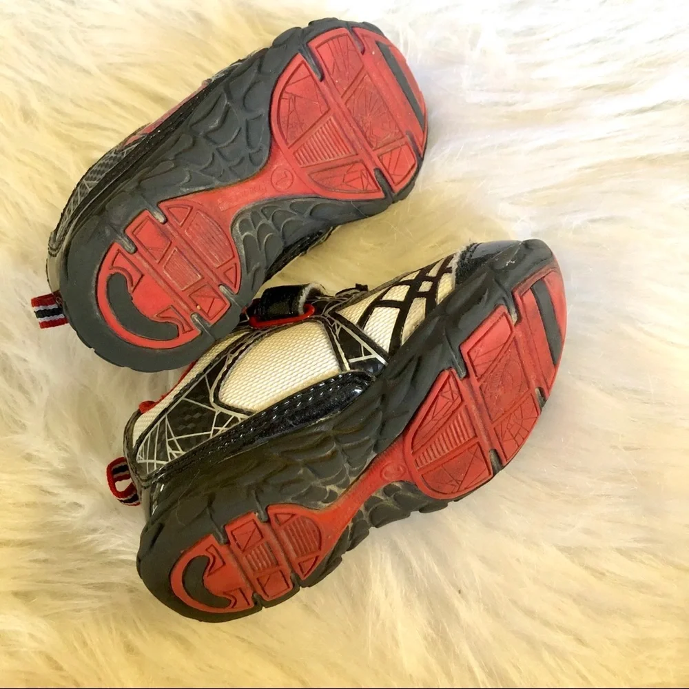 Spider-Man toddler shoes, size 7